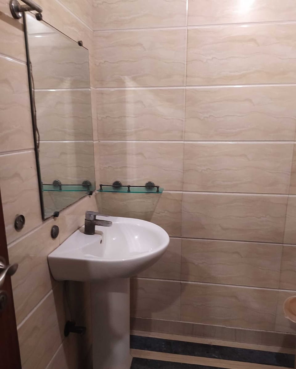 Shower, free toiletries, towels, soap