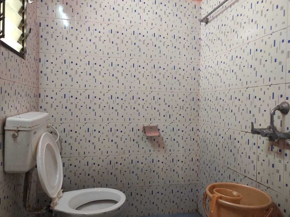 Standard Room | Bathroom | Shower, rainfall showerhead, free toiletries, towels