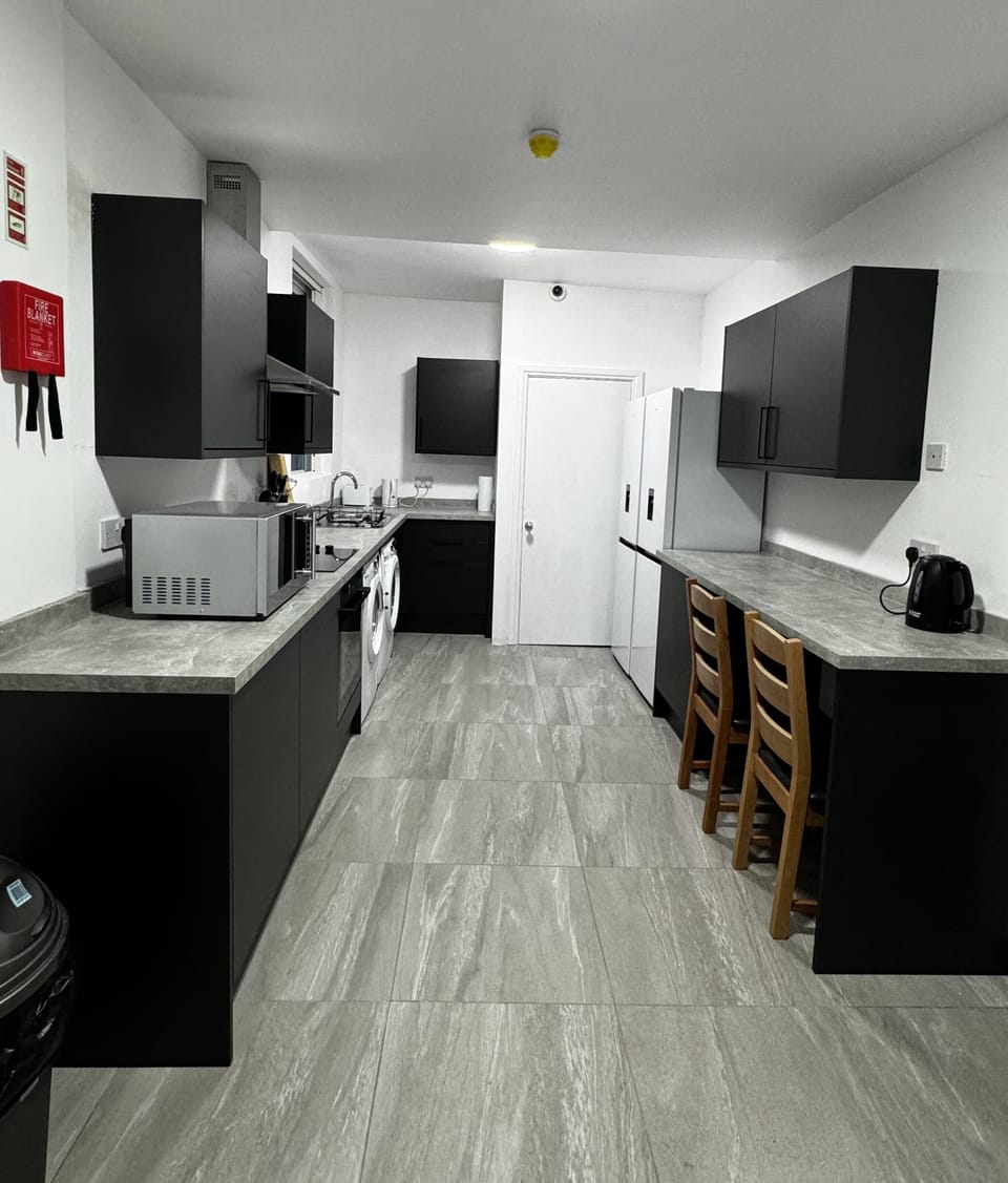 Standard Double Room, Non Smoking, Private Bathroom | Private kitchen | Toaster