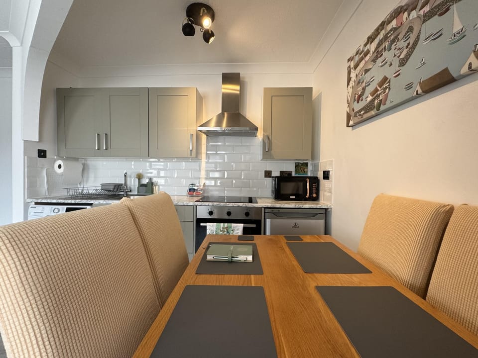 Apartment | Private kitchen | Fridge, microwave, oven, stovetop