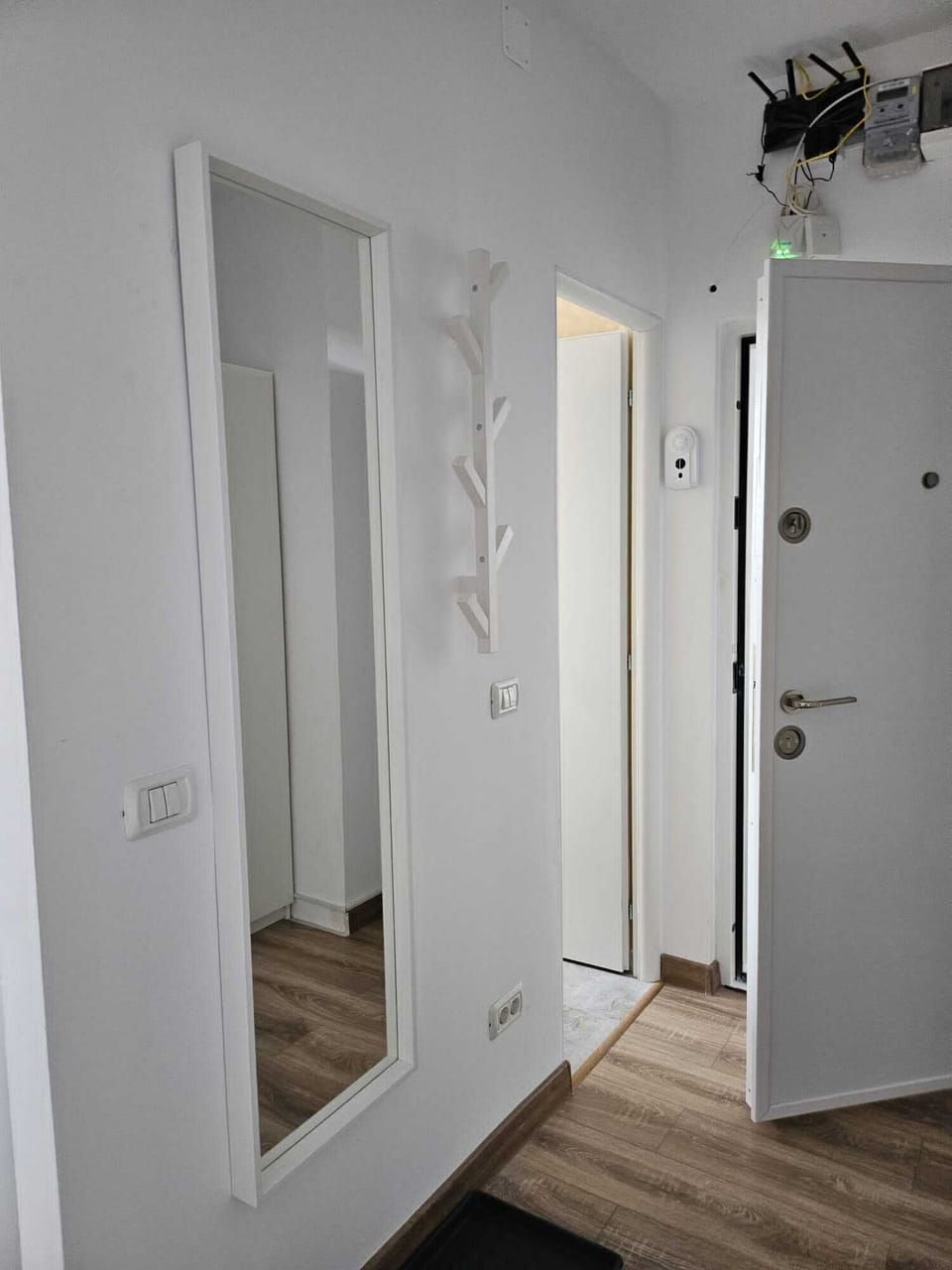 Classic Apartment | 1 bedroom, desk, laptop workspace, blackout drapes