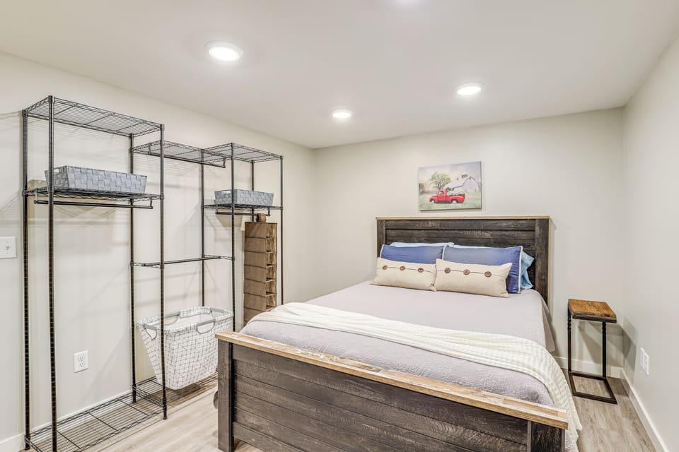 Walk to Downtown Weaverville: Quiet Apartment Apartment in Weaverville