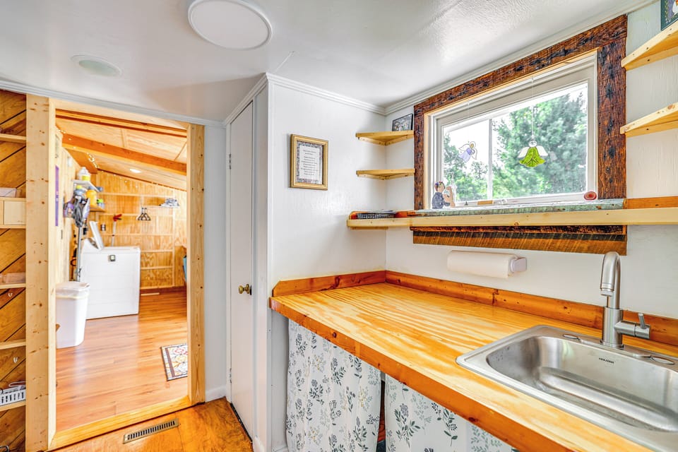 House (2 Bedrooms) | Interior