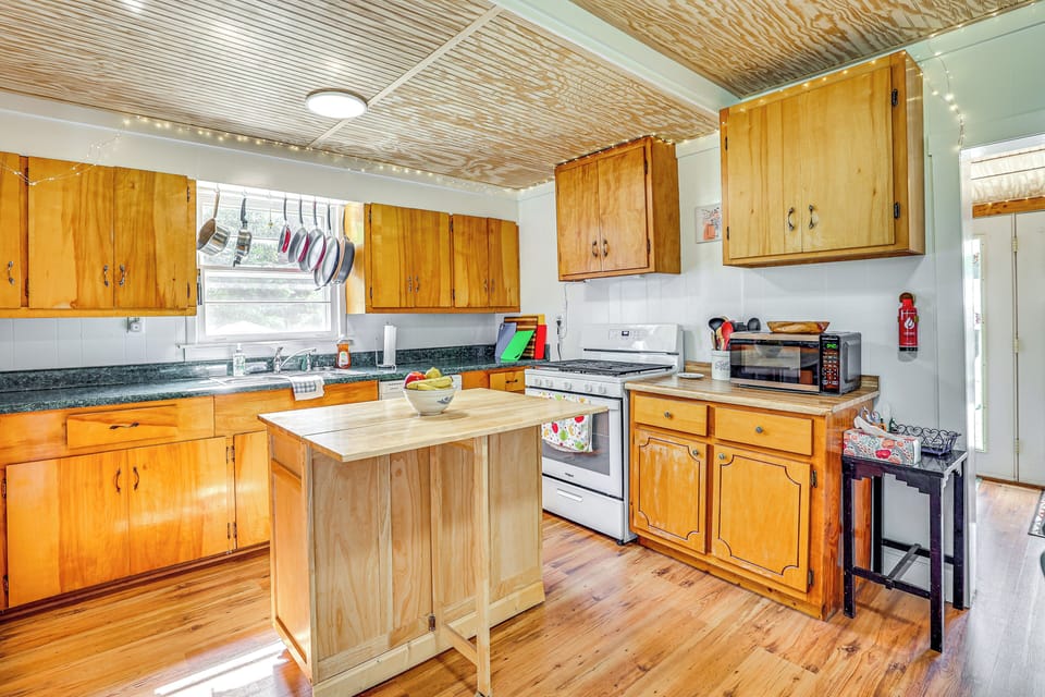 House (2 Bedrooms) | Interior