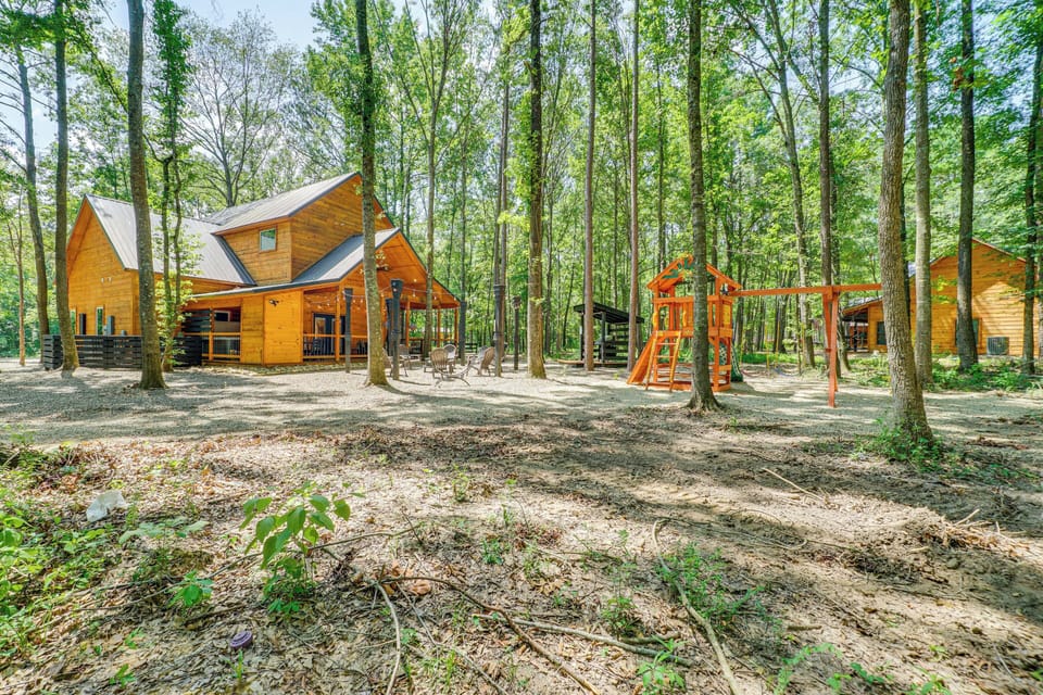 Broken Bow Cabin Near Choctaw Casino: Hot Tub! Cottage in Broken Bow