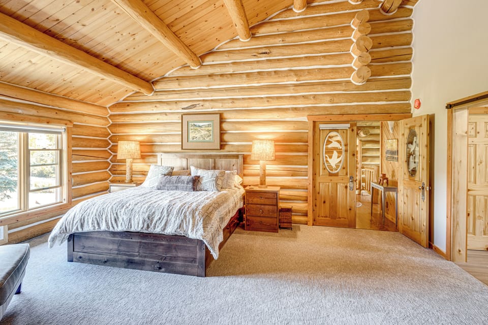 Remote Idaho Mountain Lodge w/ River Access! Cottage in Salmon River