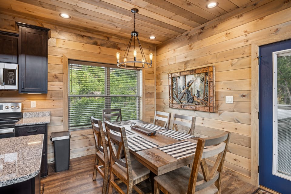 Cabin, 2 Bedrooms | Dining