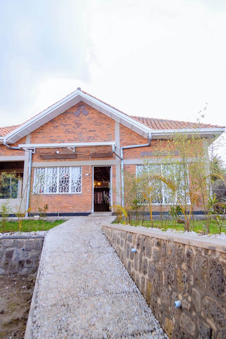 Apartment, 2 Bedrooms | Front of property