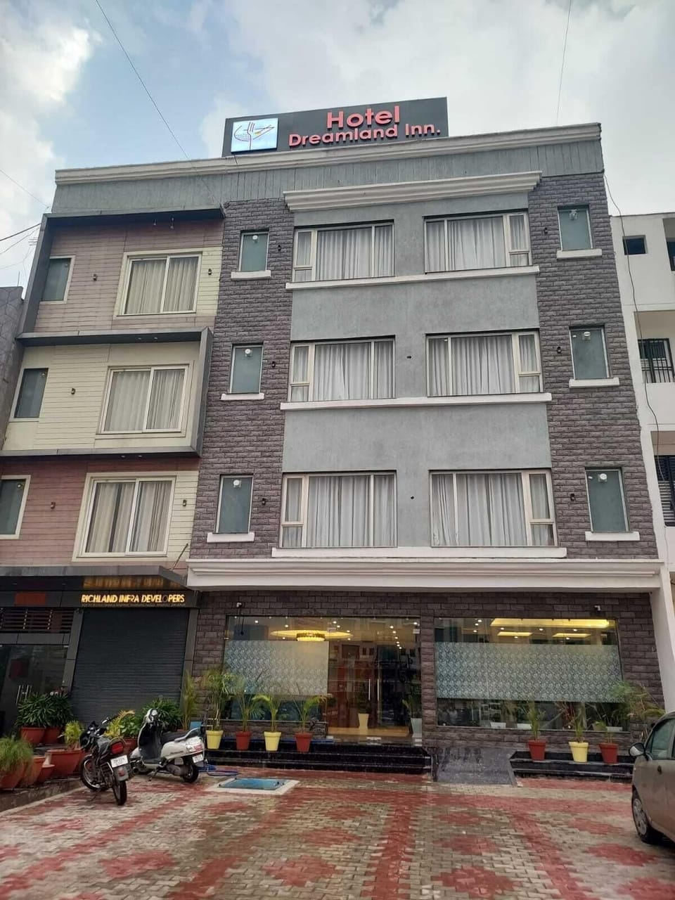 Hotel Dreamland Inn Hotel in Punjab, India