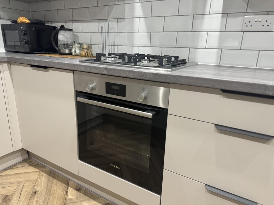 Apartment | Private kitchen | Fridge, microwave, oven, stovetop