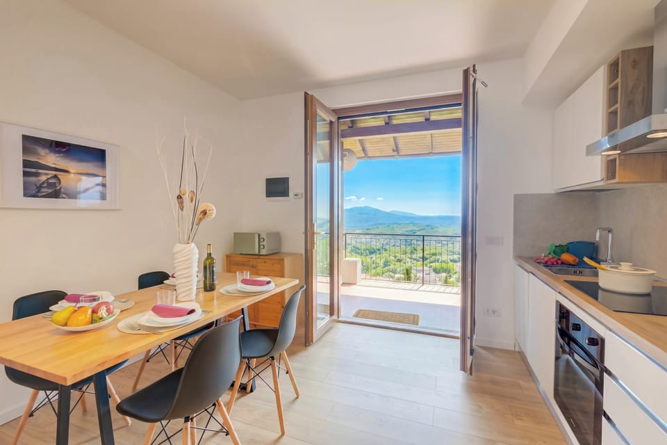 Standard Apartment, 1 Bedroom, Microwave, Mountainside (Il Vecchio Faggio: Lake Maggiore view) | Dining