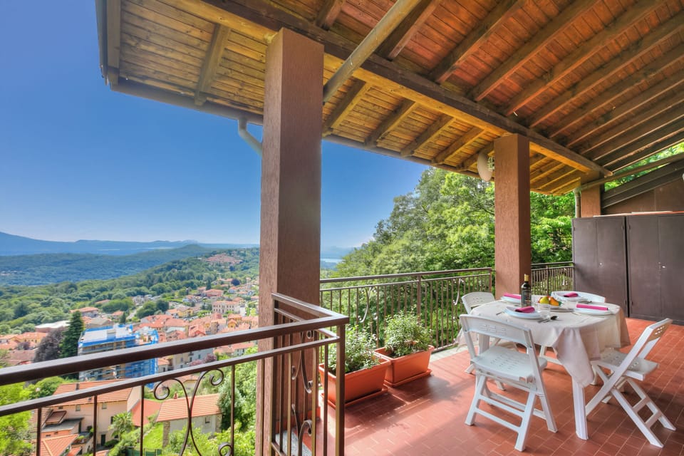 Standard Apartment, 1 Bedroom, Microwave, Mountainside (Il Vecchio Faggio: Lake Maggiore view) | Outdoor dining