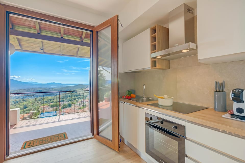 Standard Apartment, 1 Bedroom, Microwave, Mountainside (Il Vecchio Faggio: Lake Maggiore view) | Private kitchen
