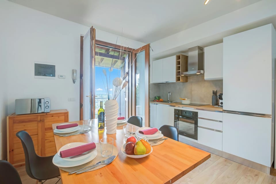 Standard Apartment, 1 Bedroom, Microwave, Mountainside (Il Vecchio Faggio: Lake Maggiore view) | Private kitchen