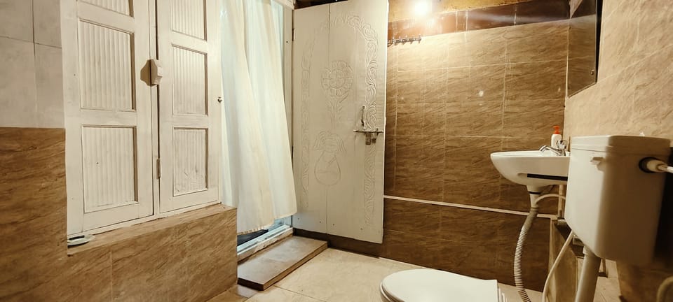 Royal Bungalow | 1 bedroom, desk, blackout drapes, bed sheets