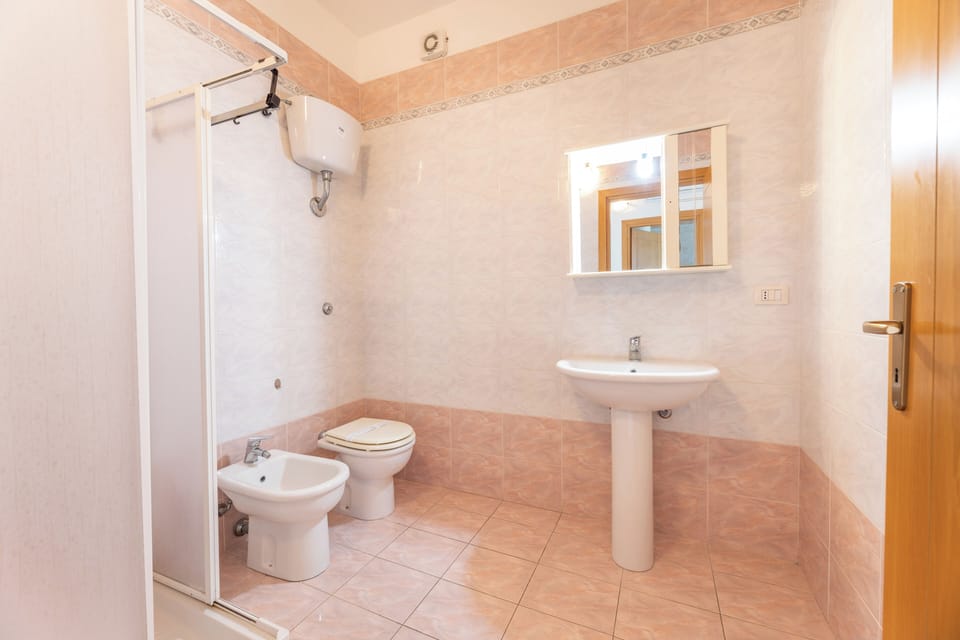 Apartment, Balcony, Sea View | Bathroom | Shower, bidet