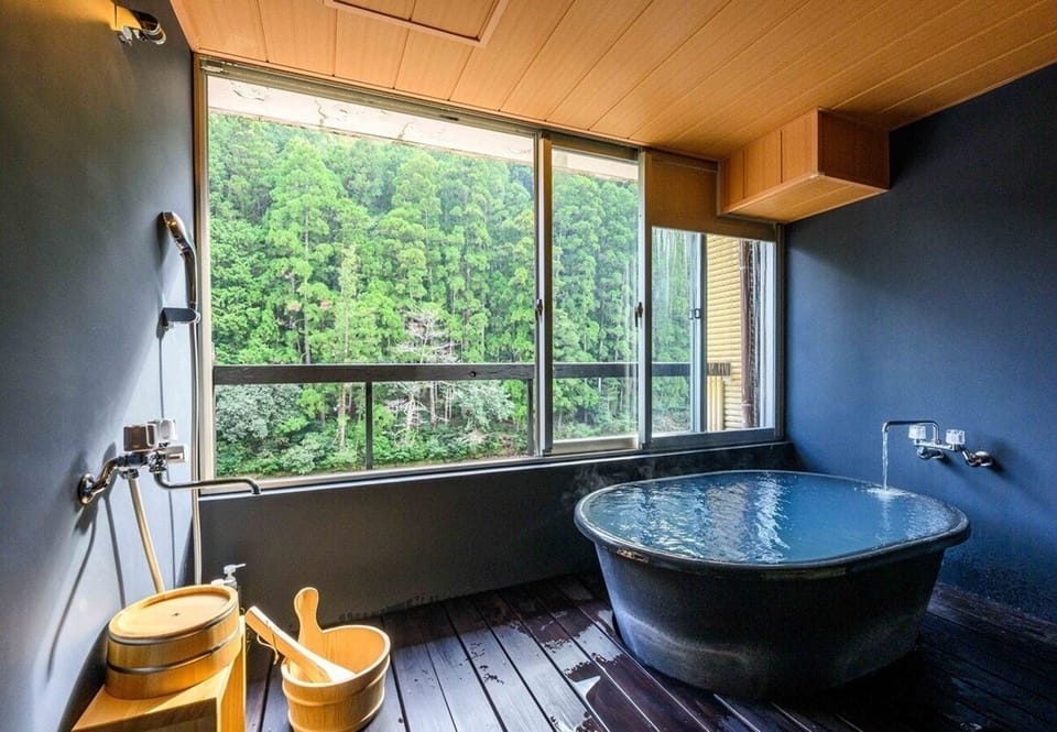 Sansuikan Kawayu Midoriya Ryokan in Japan