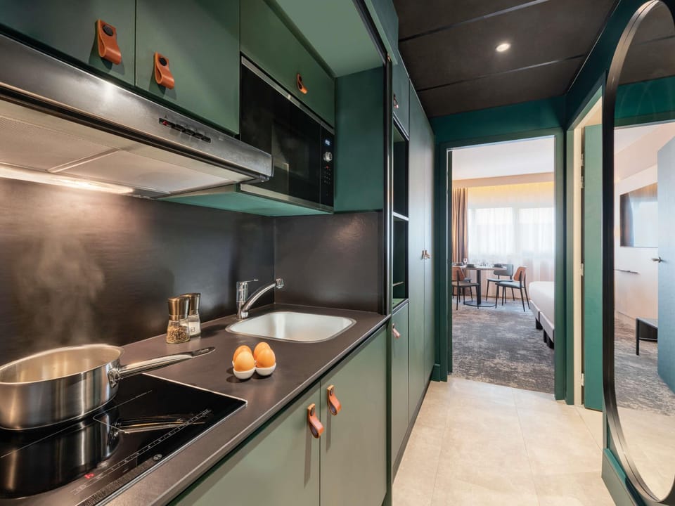 Studio, 2 Double Beds | Soundproofing