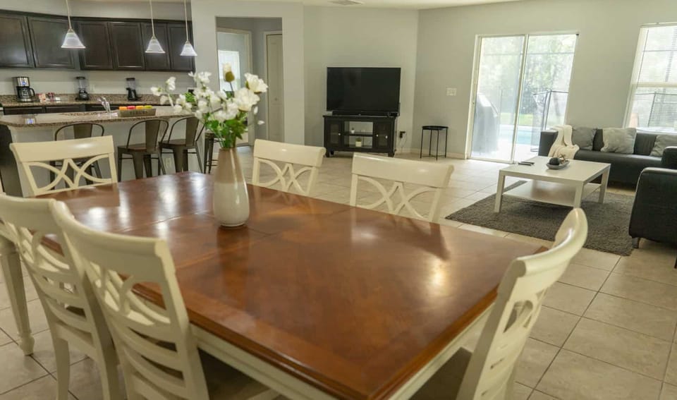 House | 4 bedrooms, high-speed internet