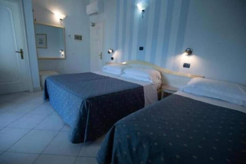 Room, 1 Bedroom, Smoking, Garden View | 1 bedroom, soundproofing