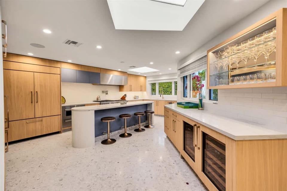House | 4 bedrooms, high-speed internet