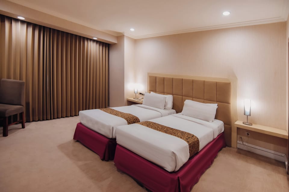 Surabaya Suites Hotel Powered by Archipelago Hotel in Surabaya
