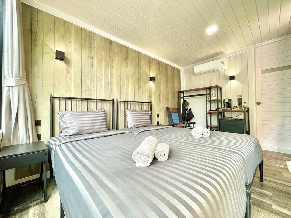 Superior Twin Room, Garden View | Blackout drapes, free WiFi