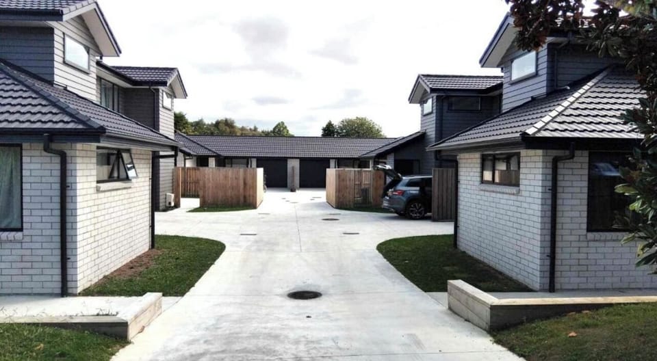 Tramway Service Apartments Bed and Breakfast in Hamilton