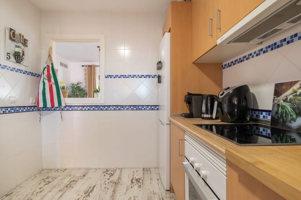 Family Apartment, 2 Bedrooms, 2 Bathrooms, Mountainside (Luxury Mijas Golf, Pool & Pet Retreat) | Private kitchen | Dishwasher