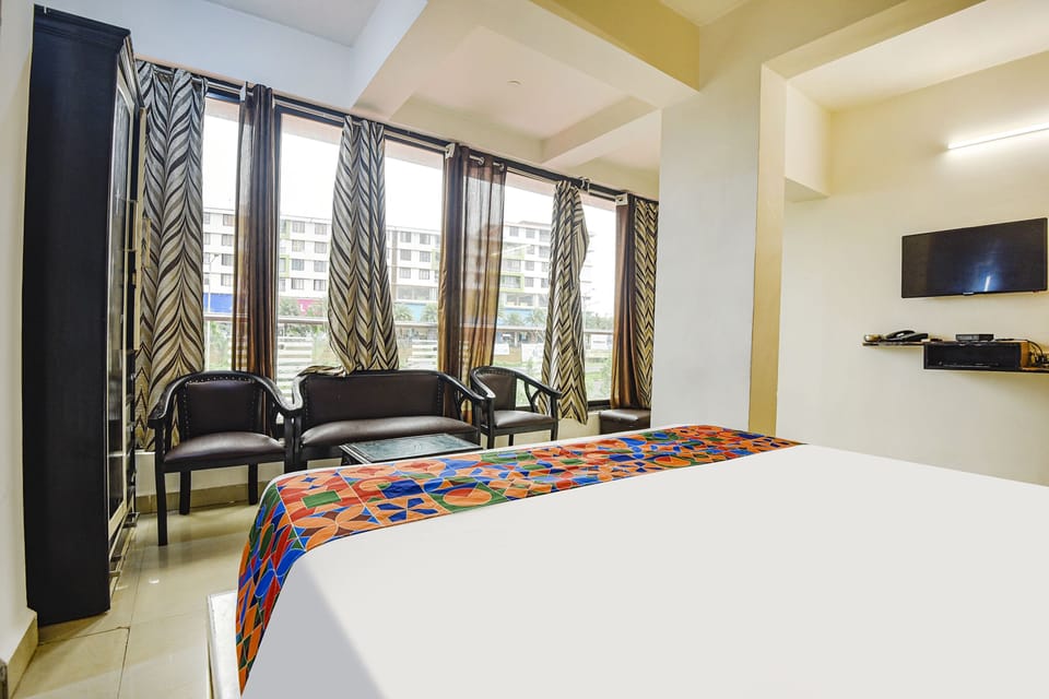 Family Room | Egyptian cotton sheets, premium bedding, in-room safe, free WiFi