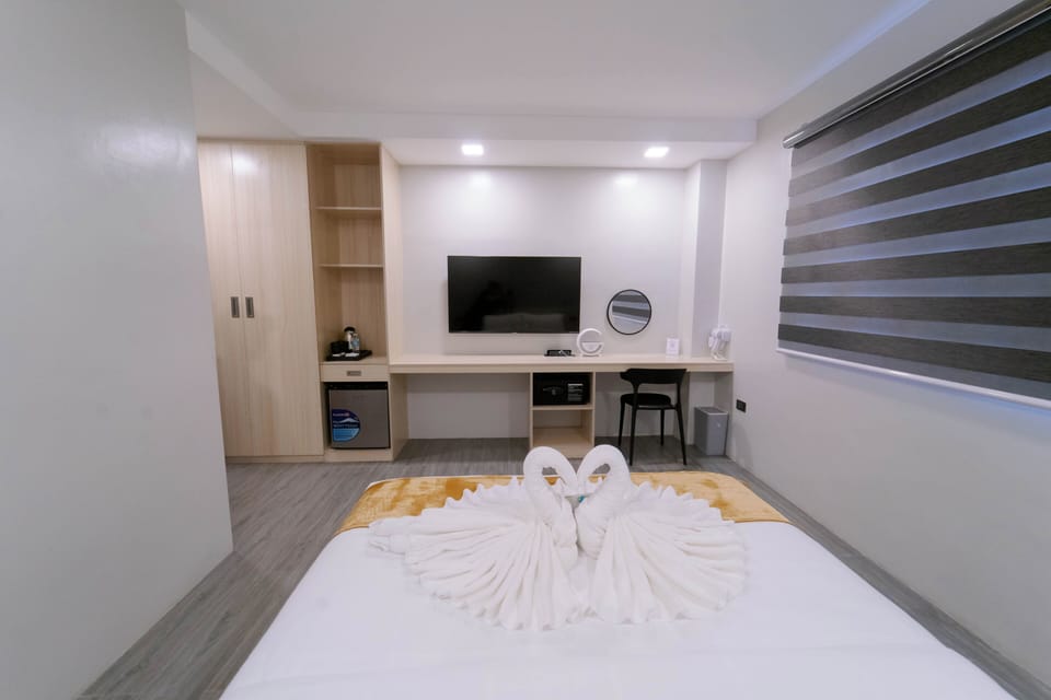 Standard Room | In-room safe, desk, laptop workspace, WiFi (free)