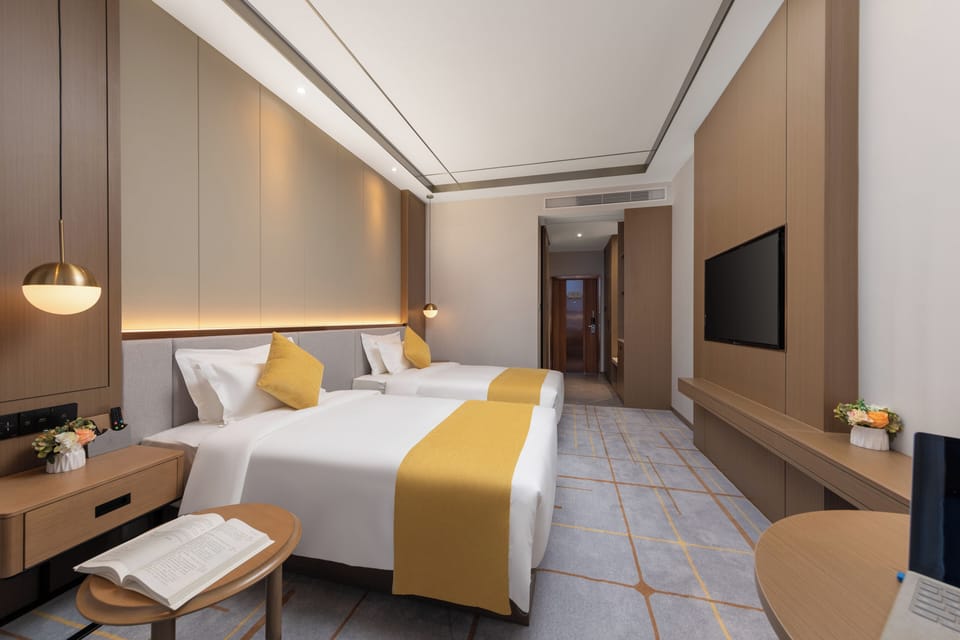 Business Twin Room | Premium bedding, pillowtop beds, desk, laptop workspace