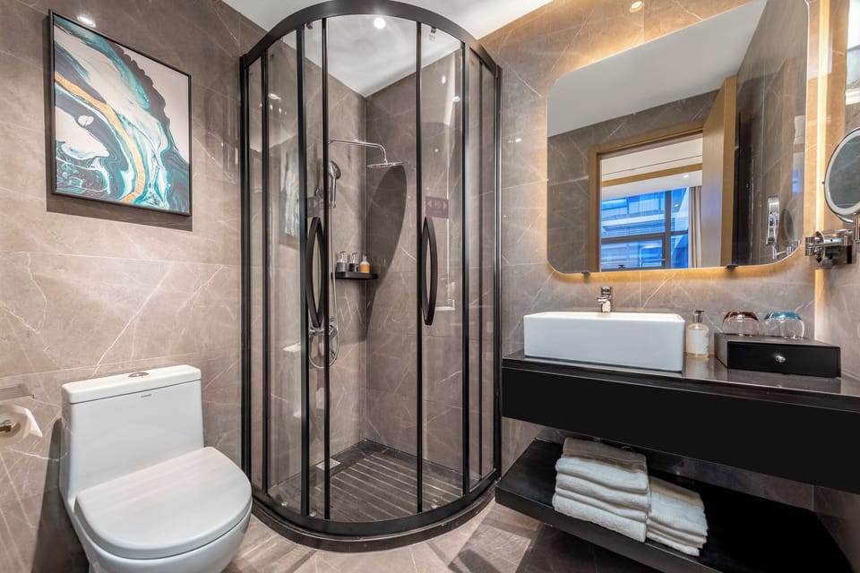 Basic Double Room, City View | Premium bedding, pillowtop beds, desk, laptop workspace