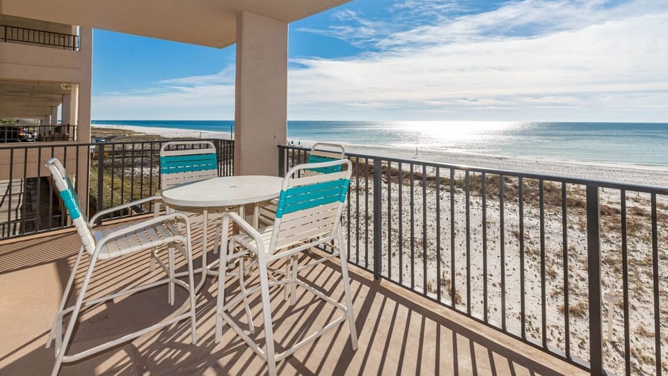 Condo, 3 Bedrooms | Property grounds