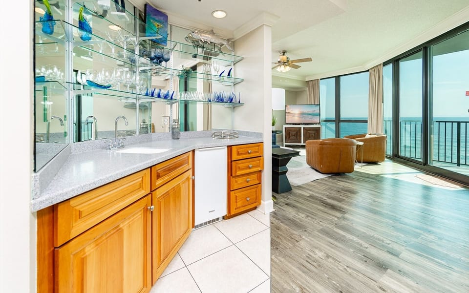Condo, 2 Bedrooms | Interior