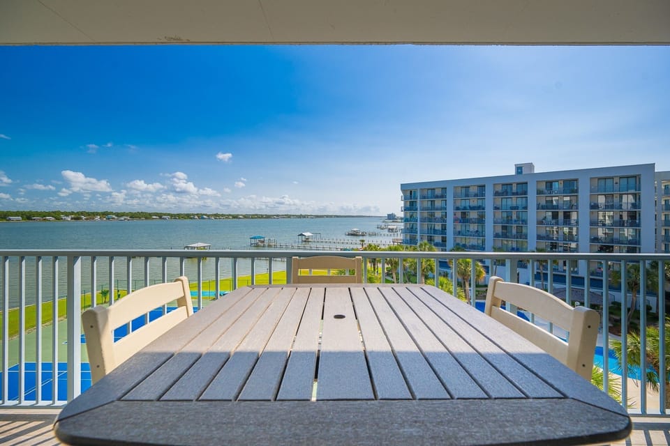 Condo, 2 Bedrooms | Outdoor dining
