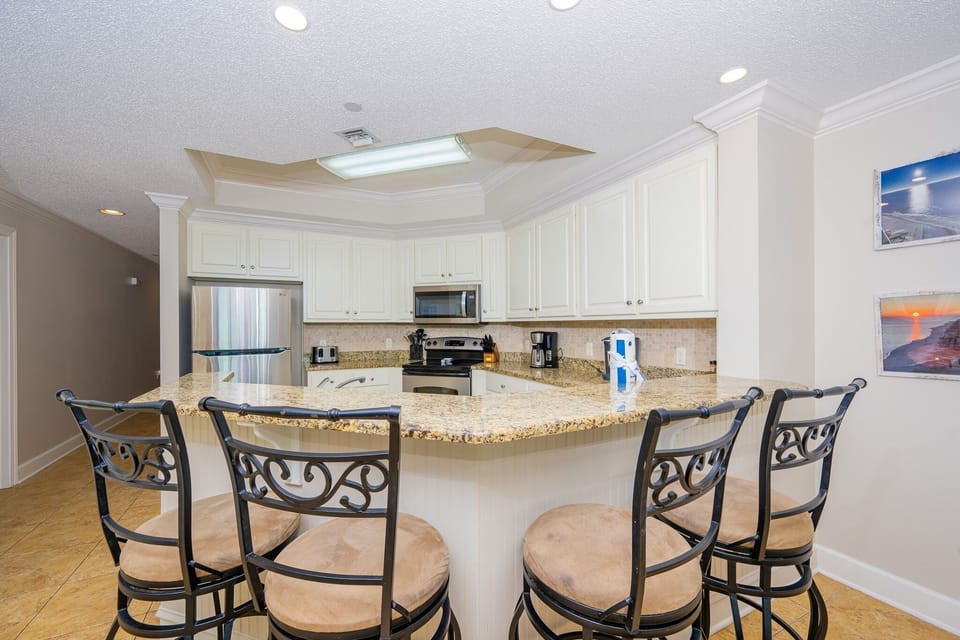 Condo, 3 Bedrooms | Private kitchen | Coffee/tea maker, fridge, oven