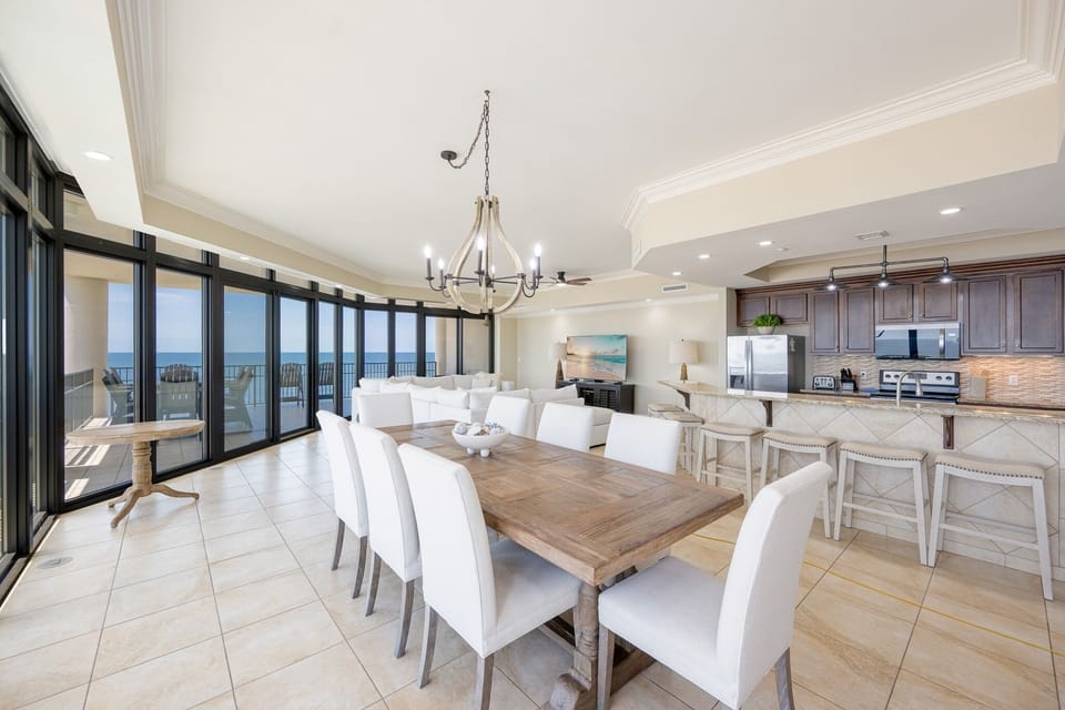 Condo, 4 Bedrooms | Dining