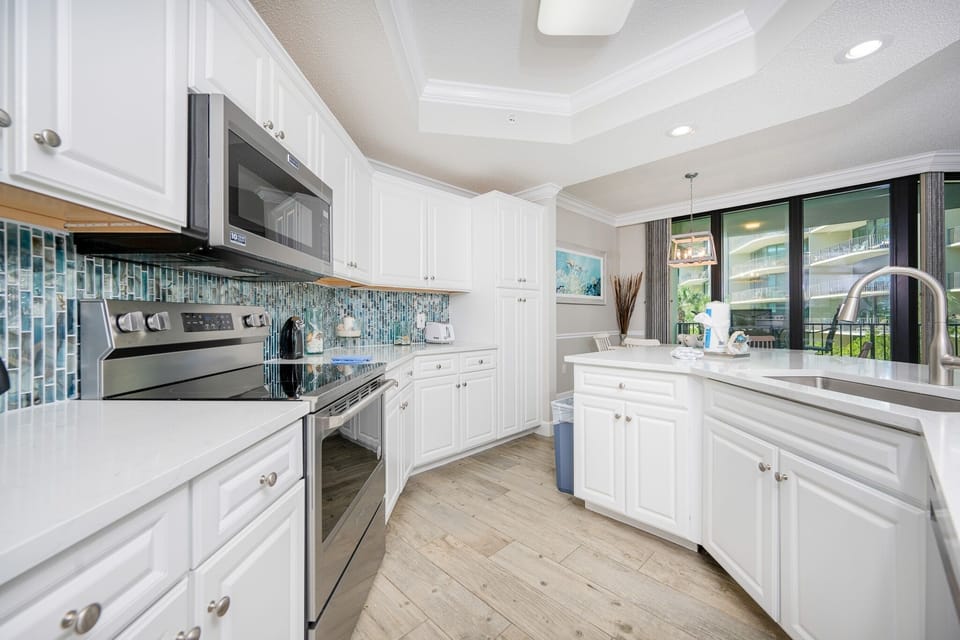 Condo, 2 Bedrooms | Private kitchen | Coffee/tea maker, fridge, oven
