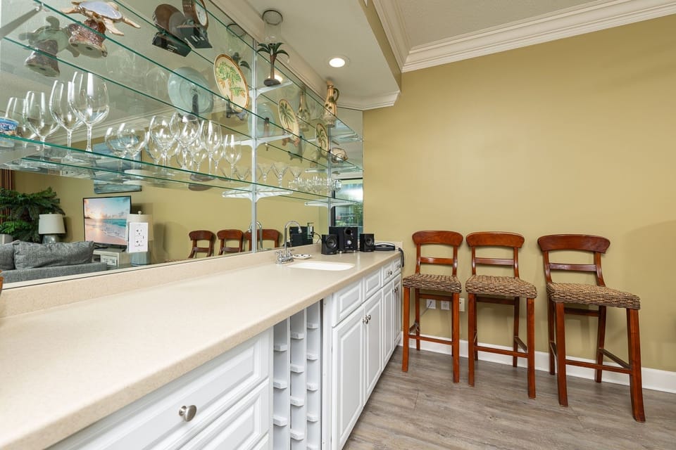 Condo, 2 Bedrooms | Interior