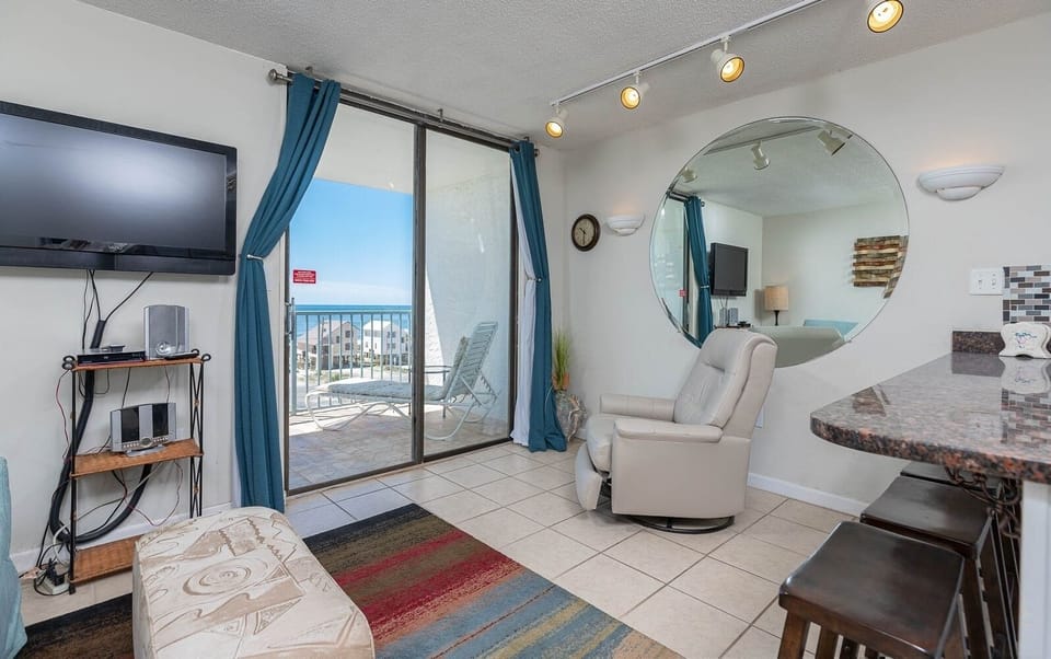 Condo, 1 Bedroom | View from property
