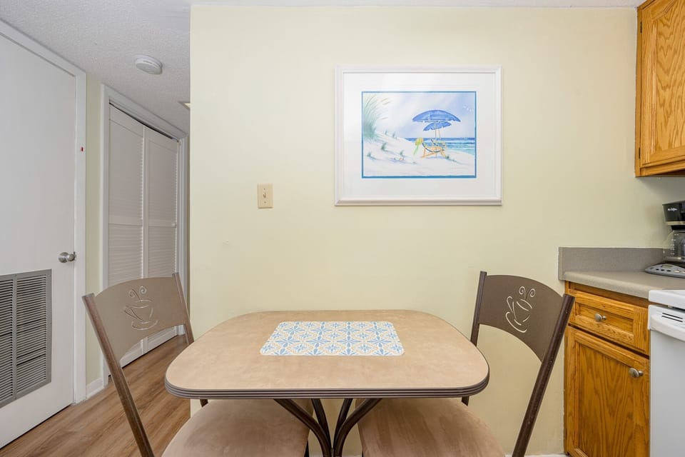 Condo, 1 Bedroom | Dining