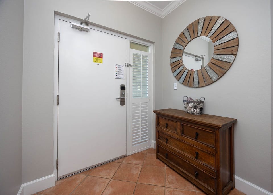 Condo, 3 Bedrooms | Interior