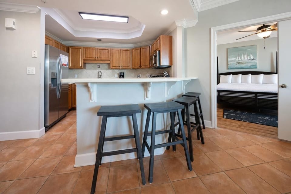 Condo, 3 Bedrooms | Interior