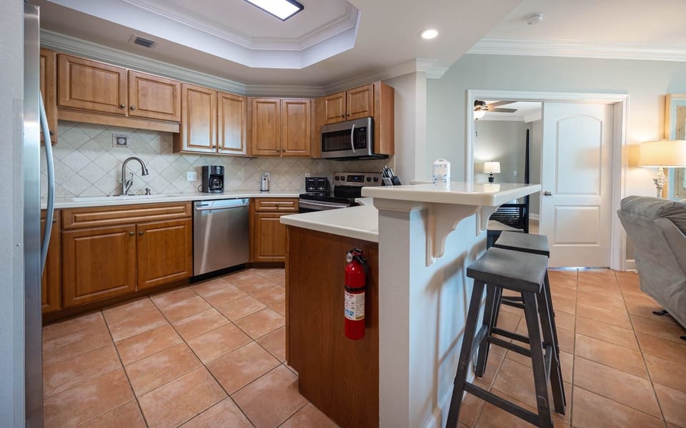 Condo, 3 Bedrooms | Private kitchen | Coffee/tea maker, fridge, oven