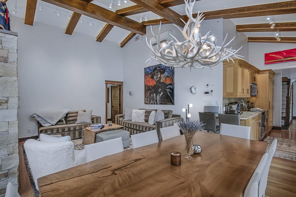 Condo, 3 Bedrooms | Dining