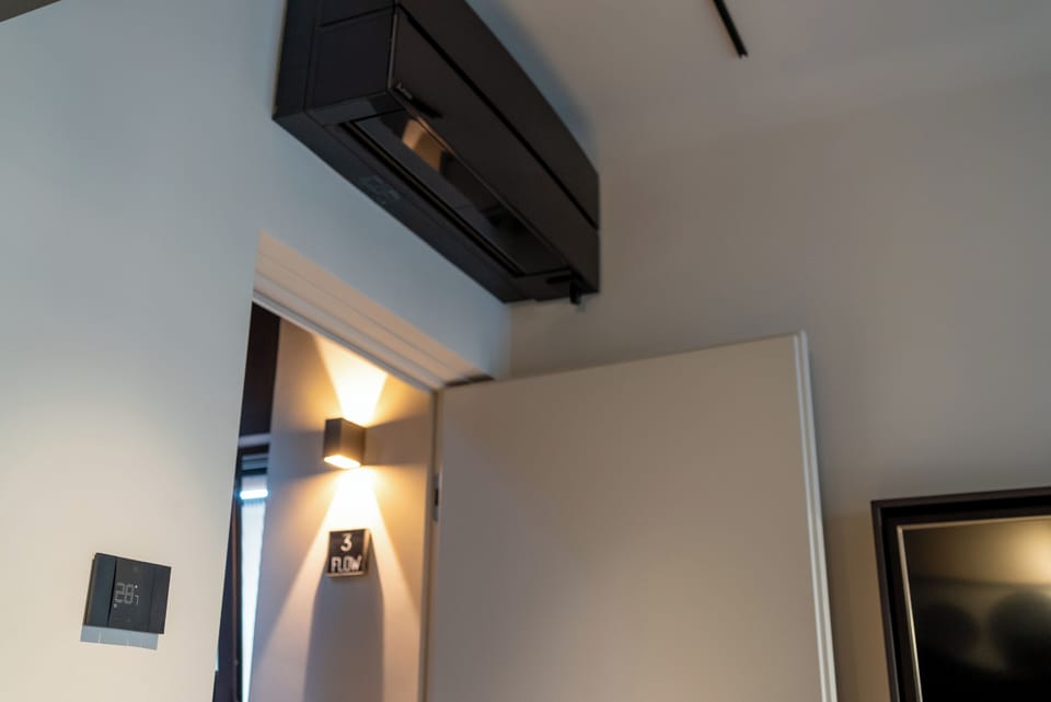 In-room safe, blackout drapes, WiFi (free)