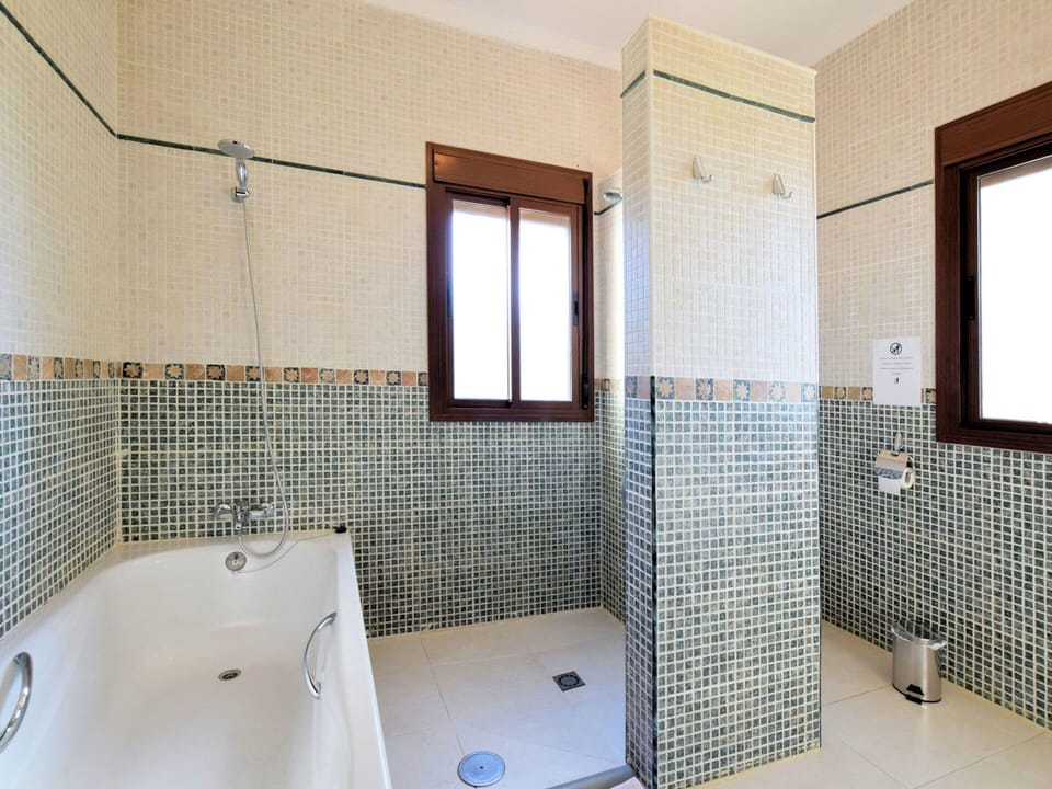 Torre del Mar Hillside Villa Villa in Axarquía