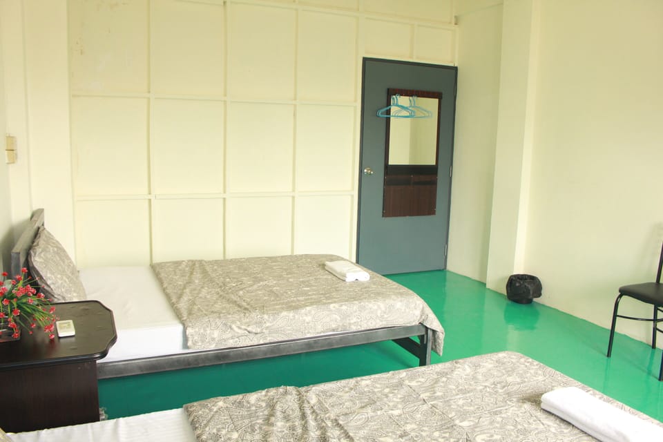 Standard Room, 2 Twin Beds, Non Smoking | 7 bedrooms, free WiFi, bed sheets