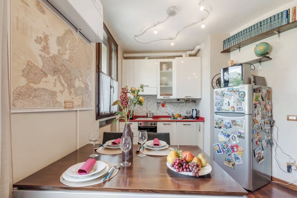 Family Apartment, 1 Bedroom, Microwave (Angera Relax & Pool - Lake Maggiore) | Dining